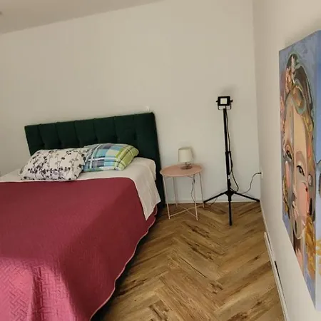 Ally With Sea View In Apartment *
